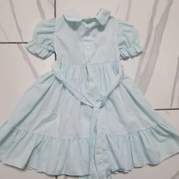 Girls vintage smocked dress with ruffles and smocking. Tagged size: 5 - Picture 5 of 5